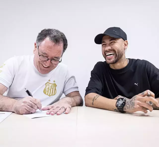 Neymar, Santos ile Sözleşmesini Uzattı