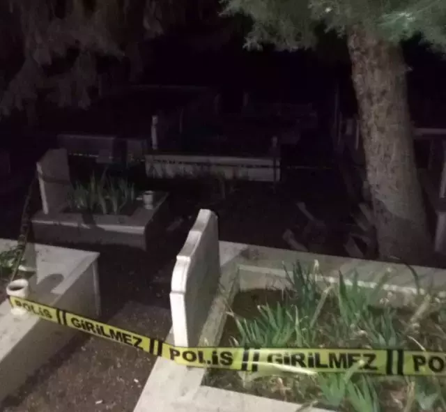 Ünlü iş insanı mezarlıkta asılı halde ölü bulundu