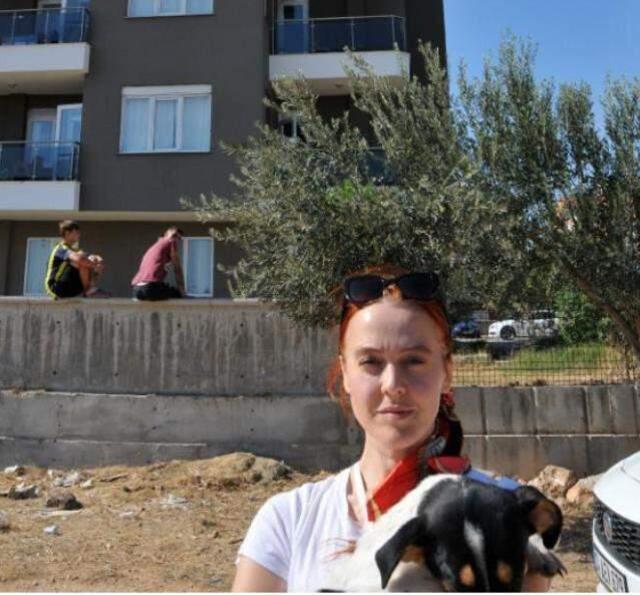 Balkonun demirlerine asılı ay ve yıldızı kesilmiş Türk bayrağı ekipleri harekete geçirdi