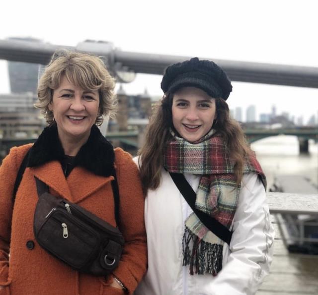 Hülya Gülşen kimdir? Hülya Gülşen Irmak kimdir, kaç yaşında? Hülya Gülşen kızı kim?