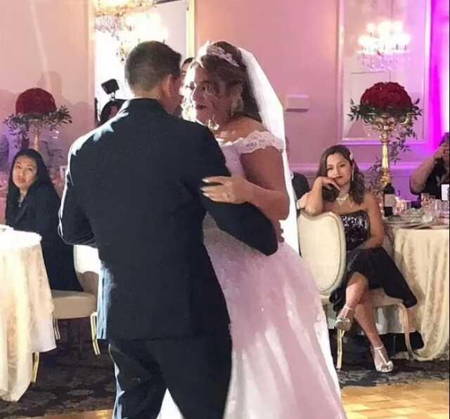 Öğretmen, engelli öğrencisiyle cinsel ilişkiye girip canlı yayınladı