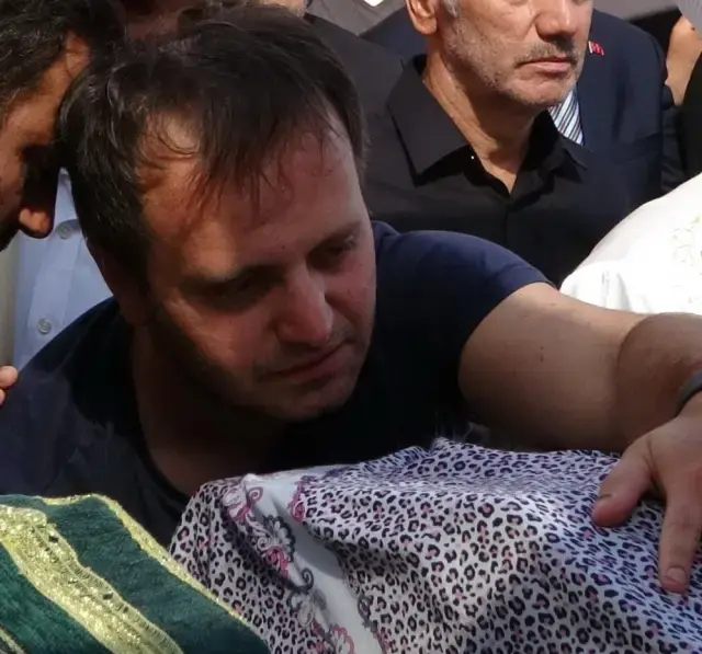 Kaza süsü vererek eşini ve çocuğunu öldüren doktor, cezaevinde intihar etti