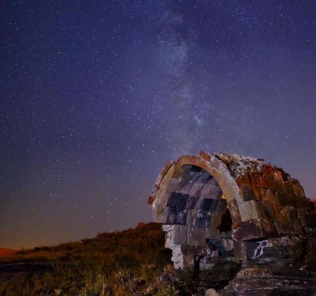 Tatvan'da Samanyolu'nun Görkemi: Doğa Fotoğrafçıları Eşsiz Kareler Yakaladı