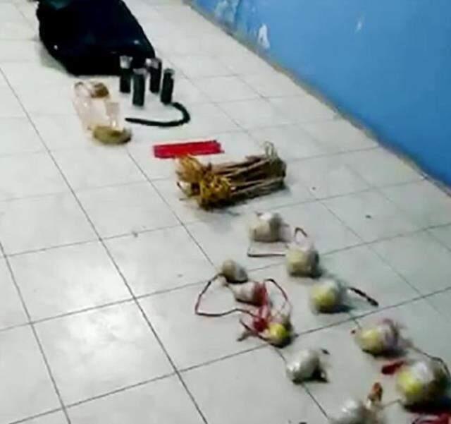 Bomba zannedip polise götürdükleri çantadan, havai fişek çıktı