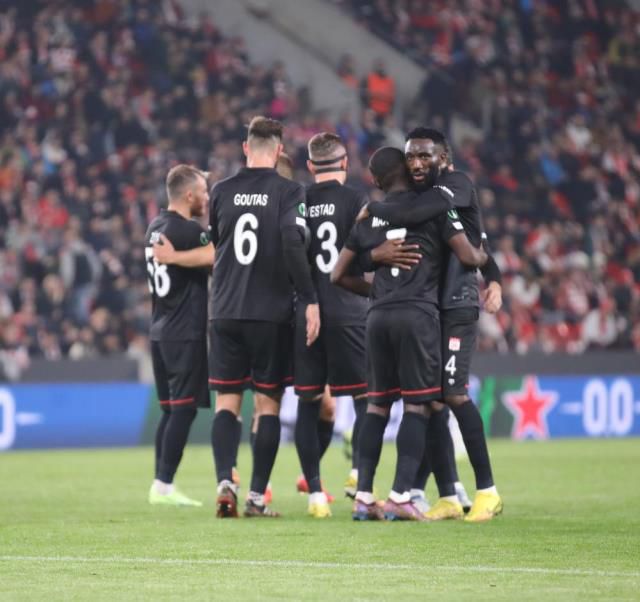 Sivasspor, UEFA Avrupa Konferans Ligi'nde son 16 turuna kaldı