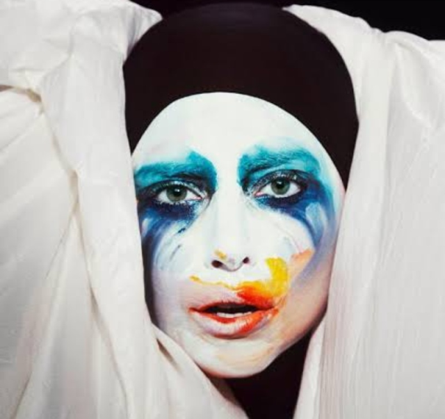 Sibel Can, yeni tarzıyla Lady Gaga'ya benzetildi: Sosyal medyanın diline düştü
