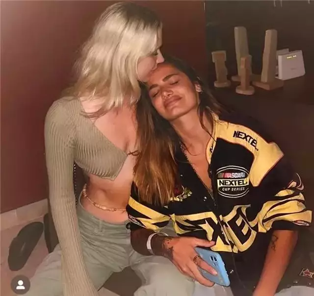 Ebrar Karakurt'u küplere bindirecek pozlar! Eski sevgilisi İmge paylaştı