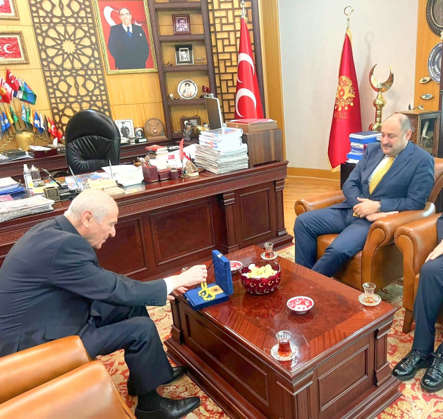 MHP'ye mi geçiyor? Mehmet Kasım Gülpınar'dan Bahçeli'ye sürpriz ziyaret