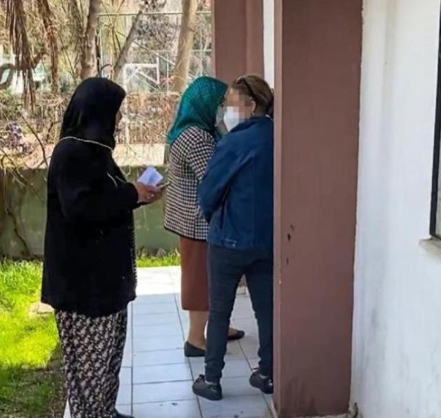 İki sağlık ocağı, iki farklı olay! Bir tarafta hastalar camdan muayene edildi, diğer tarafta kediye doğum yaptırdılar