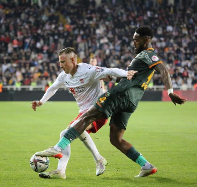 Sivas'ta nefes kesen maç! Türkiye Kupası'nda finalin adı belli oldu