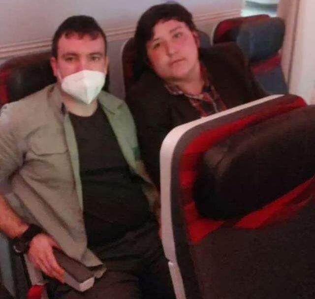Son dakika: Türkiye'ye getirilmek için uçağa bindirilen Tosuncuk'tan ilk fotoğraflar geldi