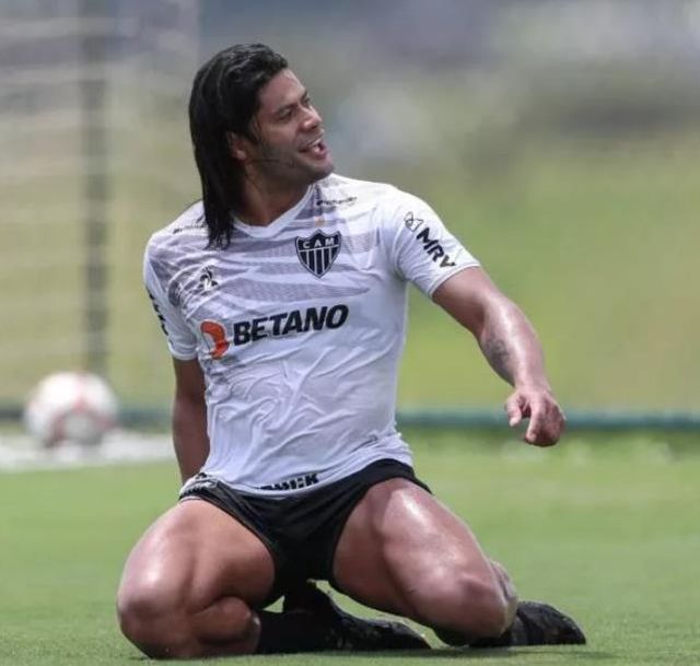 Yer yerinden oynayacak! Attığı gol sayısıyla ağızları açık bırakan Hulk, Süper Lig'e geliyor