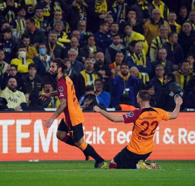 Son Dakika: Aslan, Kadıköy'de liderliği perçinledi! Galatasaray, Fenerbahçe'yi 3-0 mağlup etti