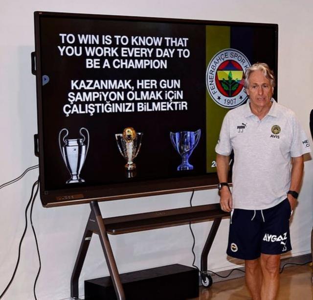 Fenerbahçe'de Jorge Jesus devrimi! Futbolcularla yaptığı toplantıda söylediği söz sosyal medya gündemine oturdu