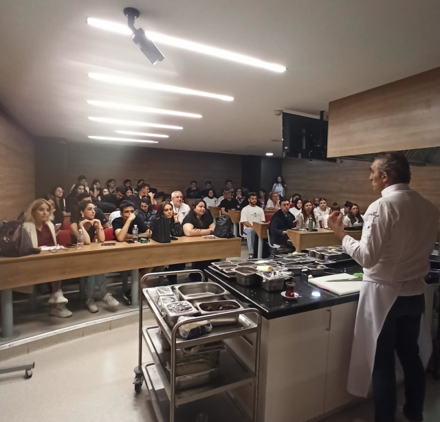 Türk Mutfağı Haftası'nda 'Zamanın Tenceresi' Kaynadı