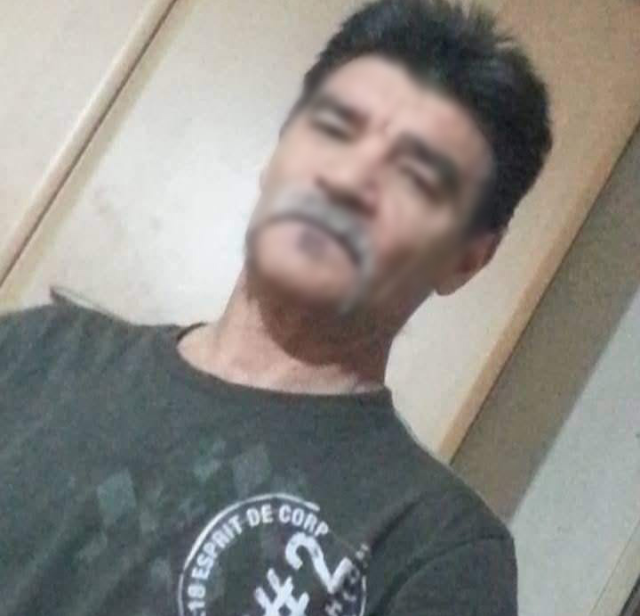 Arkadaşını şahitlik yapmadığı için boğazına şişe saplayarak öldürmüş