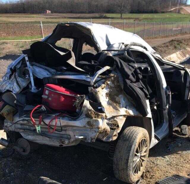 Kuzey Marmara Otoyolu'nda bariyerlere çarpan otomobildeki 2 kişi öldü
