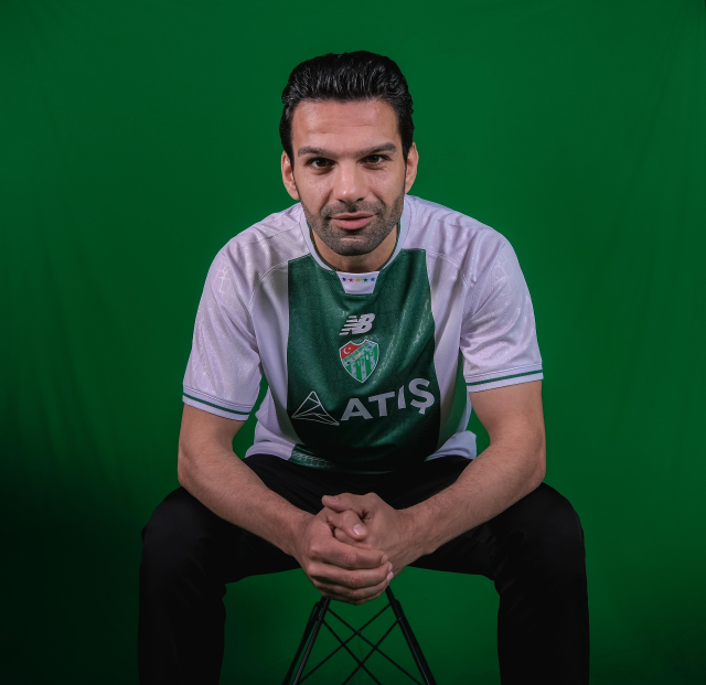 Bursaspor yeni formalarını tanıttı! Taraftarlar o formalara hayran kaldı