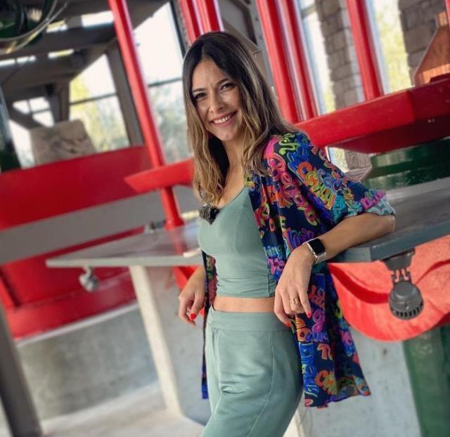 Canlı yayında depreme yakalanan spiker kim? (VİDEO) Canlı yayında depreme yakalanan NTV spikeri!