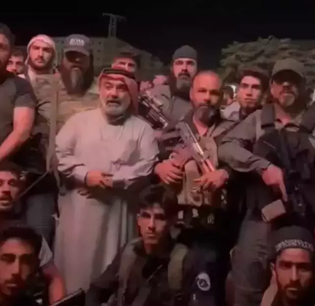 Dürzi-Bedevi çatışması yeniden başladı, Suriye ordusu Süveyda'ya gidiyor