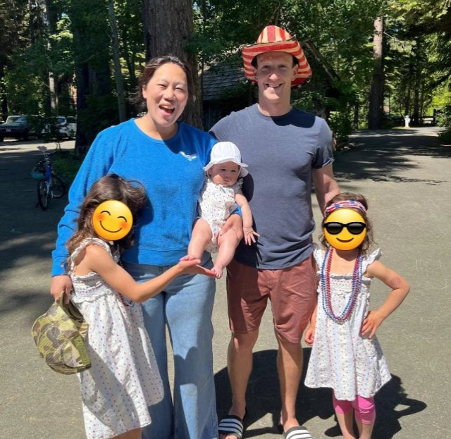 Bakan Göktaş, ailelere Mark Zuckerberg'in fotoğrafıyle öğüt verdi