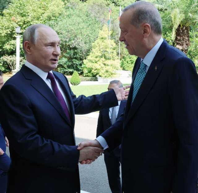 Kremlin'den Erdoğan-Putin zirvesiyle ilgili ilk açıklama: Görüşmelerin ilk kısmı yapıcı