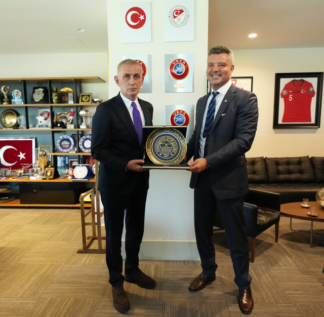 Fenerbahçe'de TFF'ye sürpriz ziyaret! Hacıosmanoğlu'ndan ne istediklerini açıkladılar