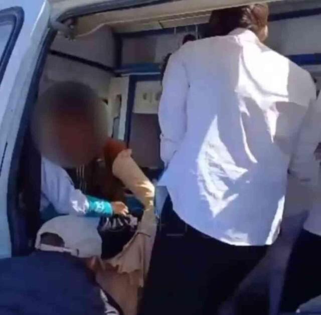 Kırgızistan'da sürücünün el frenini çekmeyi unuttuğu kamyonet kalabalığa daldı: 29 çocuk yaralandı