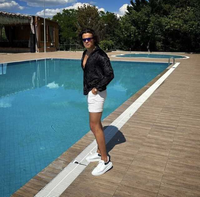 Kısmetse Olur Batuhan kimdir? Batuhan Boz İnstagram hesabı! Kısmetse Olur Batuhan kaç yaşında?