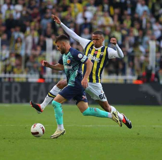 Fenerbahçe'ye şok! Becao derbide yok