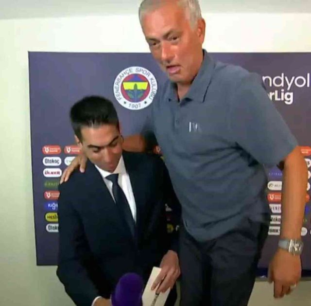 Kimse ne yapmak istediğini anlayamadı! Mourinho'dan herkesi şaşkına çeviren hareket