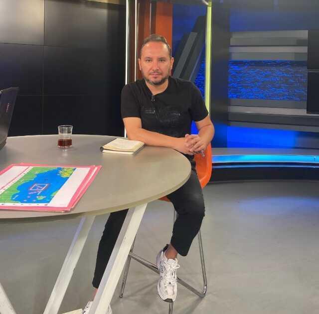 Türker Akıncı kimdir? Kaç yaşında, nereli, mesleği ne, hangi kanalda? Yazar ve Sunucu Türker Akıncı'nın hayatı ve biyografisi!