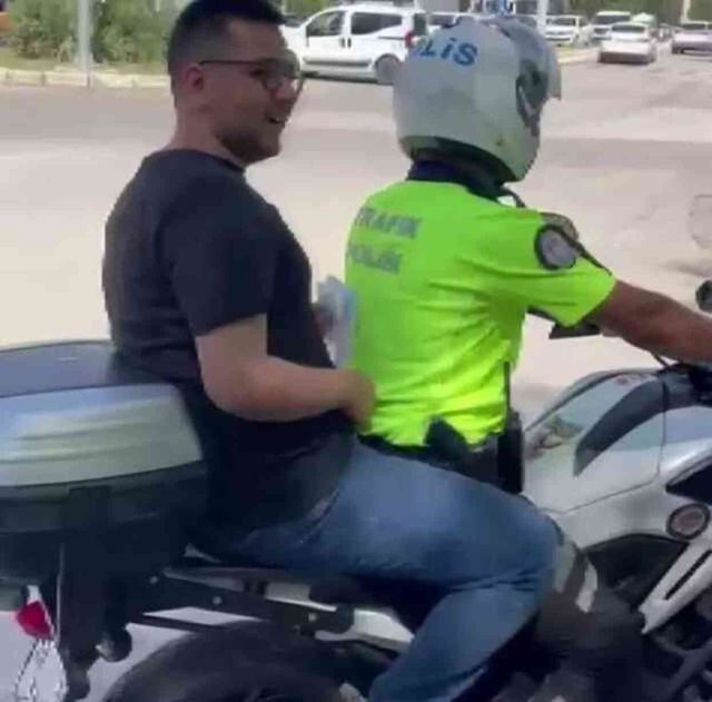 YKS'de görülmemiş olay! 1 saat okulun önünde bekleyen genç, sınava geç kaldı