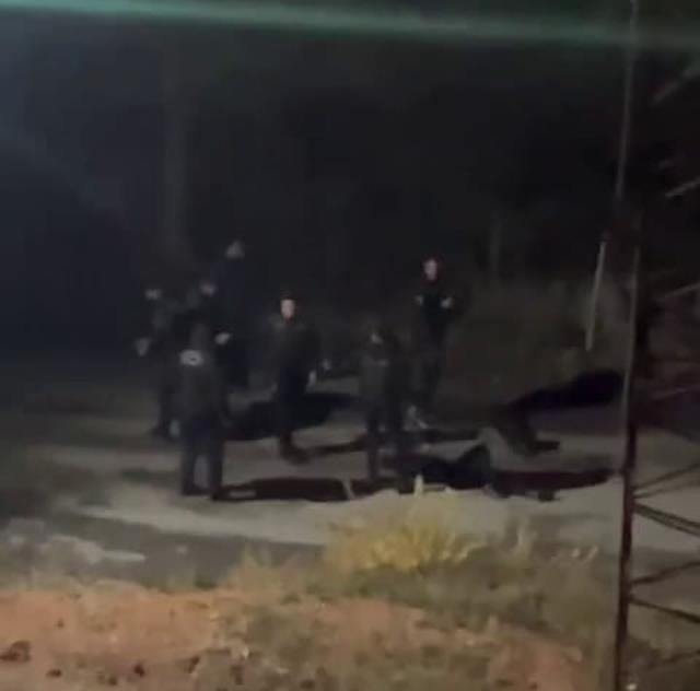 Elazığ'da hareketli gece! Emniyet binasına girmeye çalıştı, havaya ateş açılarak durduruldu