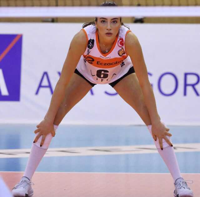 Sürpriz karar! Milli voleybolcu Saliha Şahin, yuvası Eczacıbaşı Dynavit'ten ayrıldı
