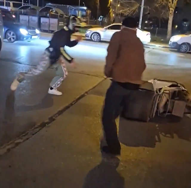 İstanbul'un bazı ilçelerinde kuvvetli rüzgar etkili oldu