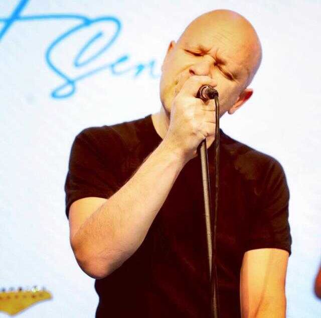 Cemil Demirbakan kimdir? Kaç yaşında, nereli, evli mi? Cemil Demirbakan şarkıları!