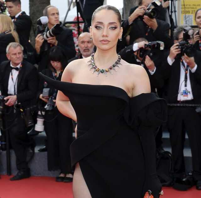 Özge Özacar kimdir? Özge Özacar hangi dizilerde oynadı? Özge Özacar kaç yaşında, nereli? Özge Özacar İnstagram hesabı!