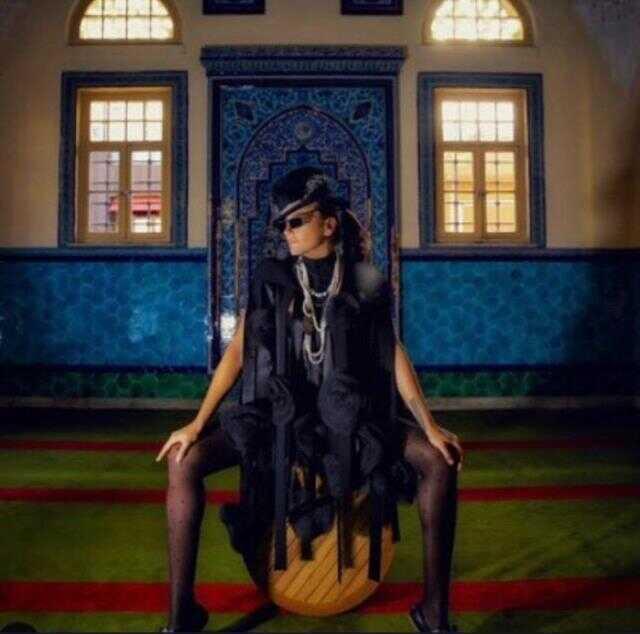 Cami içerisinde fotoğraf çektiren Eda Taşpınar hakkında soruşturma başlatıldı