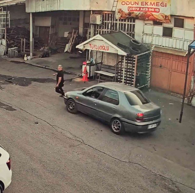 Sanayide dehşet! Otomobille çarpıp dakikalarca tekmeledikten sonra fotoğrafını çekip kaçtılar