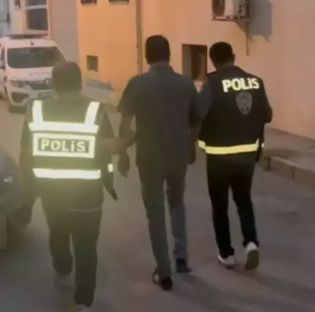 İzmir'deki operasyonun kapsamı genişledi! İşte Tunç Soyer'in gözaltına alındığı anlar