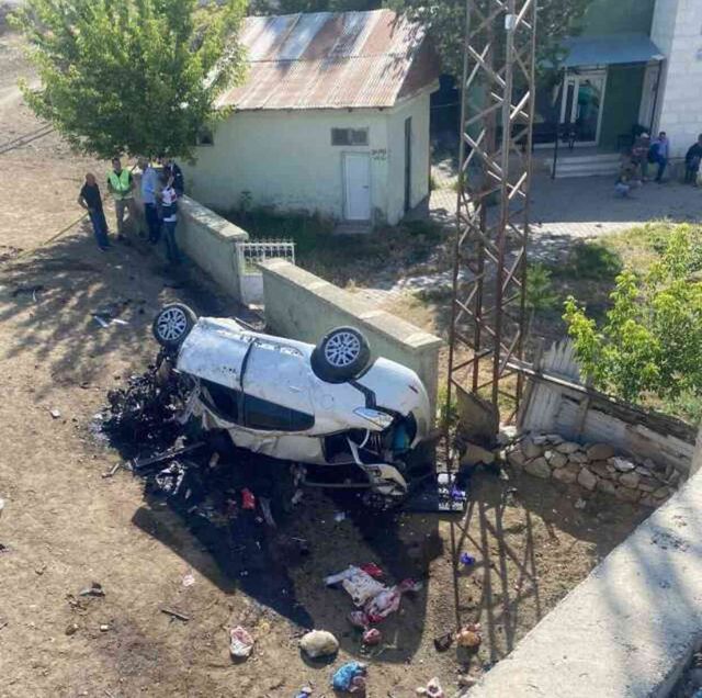 5 metre yüksekten düştüler! Aynı aracın içinde 3 kişi öldü, 4 kişi yaralandı