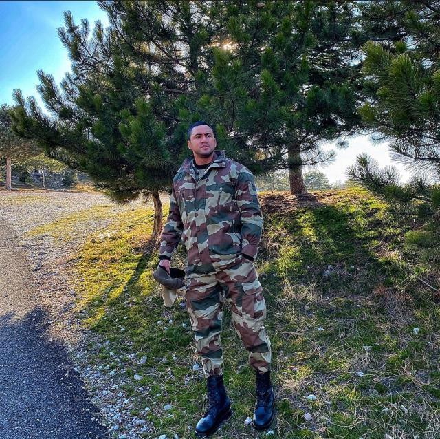 Gökhan Çıra'yı kışladan konvoyla alan Selin Ciğerci: Ne yapabiliriz, arabalarımız lüks