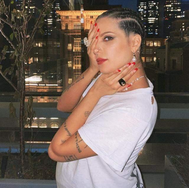 ABD'li şarkıcı Halsey, bebeğine Türk ismi koydu