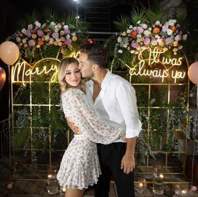 Galatasaraylı Oğulcan, güzel sevgilisi Peri'ye evlilik teklifi yaptı