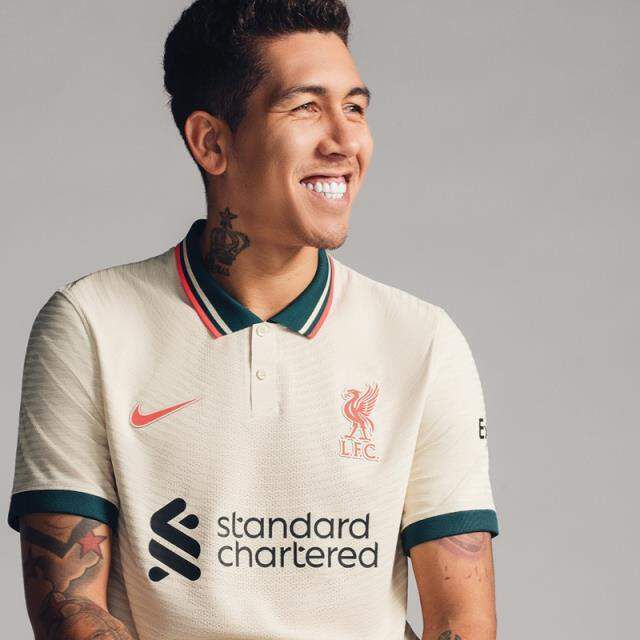 Yeni sezon formasında büyük değişim yapan Liverpool, forma kültüründe devrim başlattı