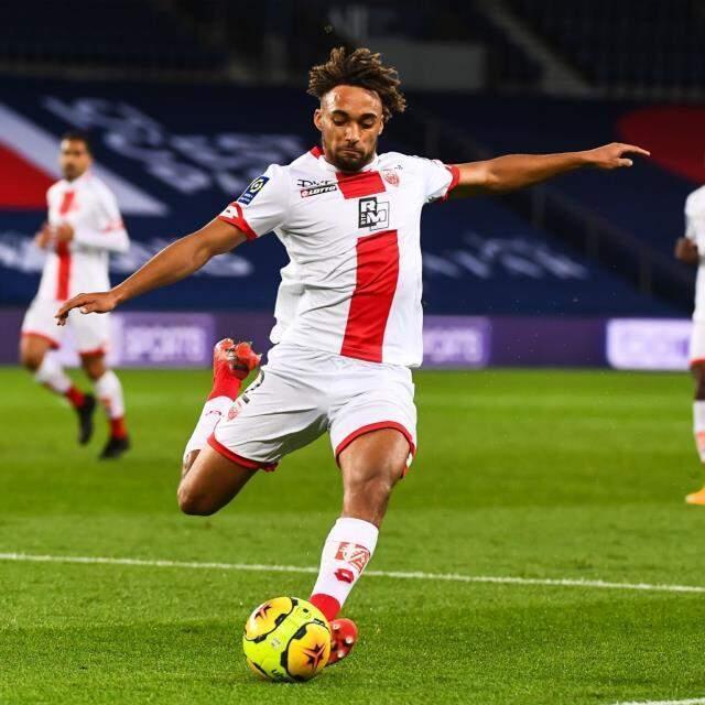 G.Saray'ın yeni sağ beki Boey, Mbappe ve Neymar gibi yıldızlara karşı yakaladığı istatistikle göz kamaştırdı