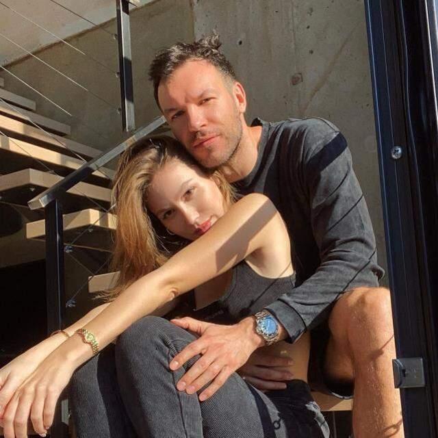 Duygu Özaslan ile düğün hazırlığı yapan Can Maxim Mutaf'ın evine haciz geldi