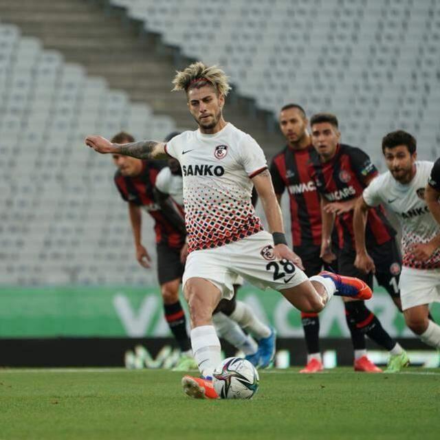 Nefes kesen maçta Erol Bulut'un takımı Gaziantep, Karagümrük'e 3-2 kaybetti