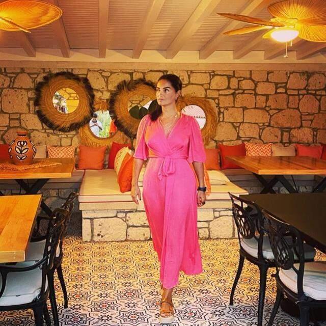 Bir dönemin reyting rekortmeni dizisi Yılan Hikayesi'nin Başak komiseri Betül Şahin güzelliğinden hiçbir şey kaybetmedi